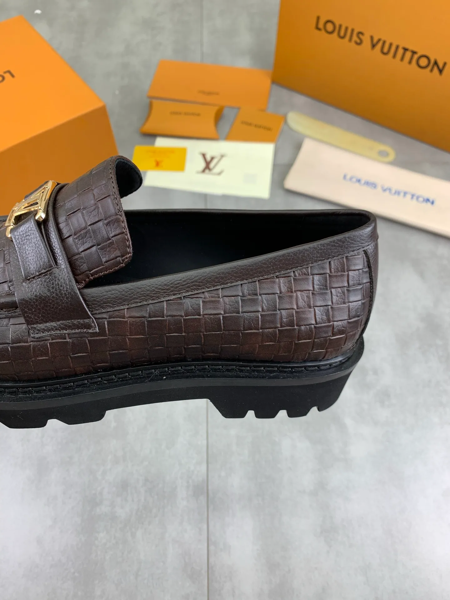 Factory price P820 💎💎💎LOUIS VUITTON [Louis Vuitton] - LV men's business casual leather shoes, luxurious and noble 👞All imported original cowhide, just to create a more comfortable wearing experience, upper: original high-end calfskin ➕Imported soft cowhide lining, original lightweight foam outsole ✔️ Color: 6️⃣colors available Size: 39-44 (38.45 46 can be customized (non-returnable)